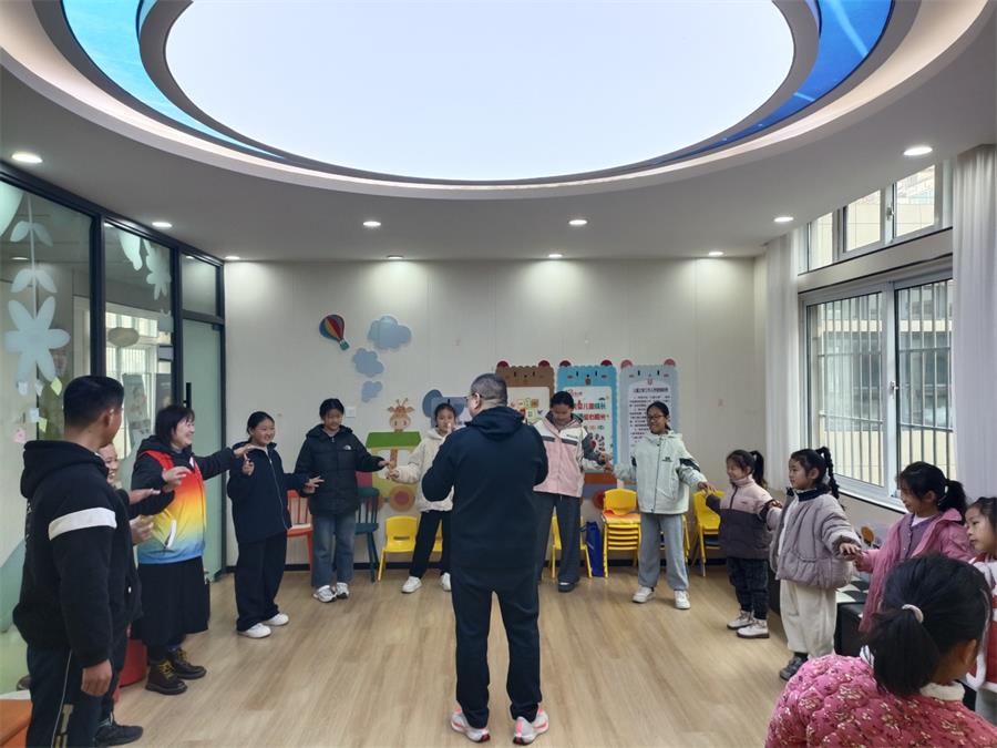 温暖秋冬丨守护“心”健康!宿城区心理团辅进社区,助力解锁情绪密码